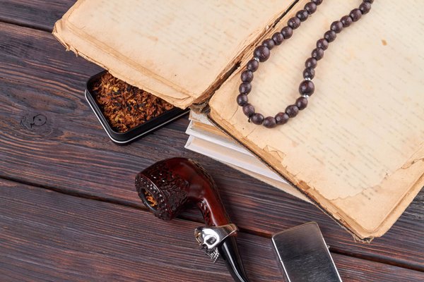 Comment intégrer des accessoires en fourrure synthétique à une tenue éthique ?