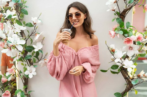 Robe rose bohème : un choix parfait pour la saison estivale